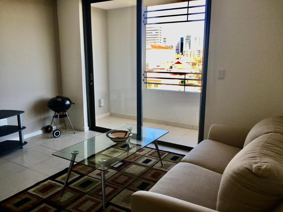 City Junction Apartment Windhoek Bagian luar foto